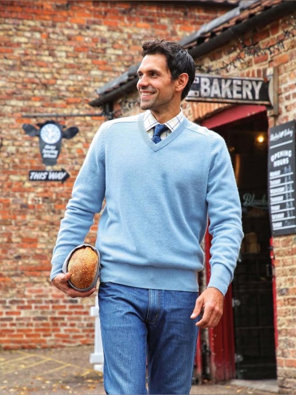 Men's Light Blue V-Neck Sweater 100% cachemere